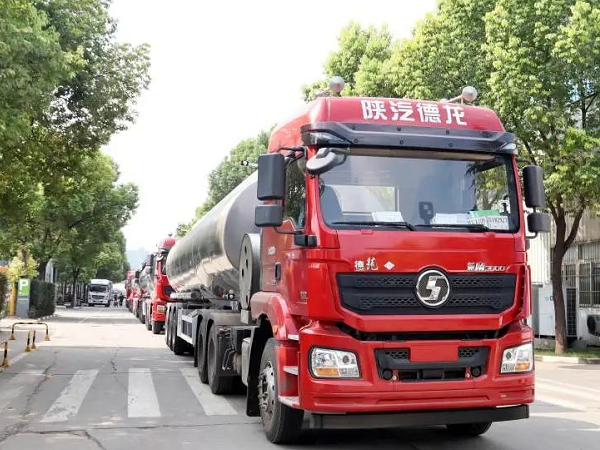 疫情之下，海外客戶線上訂車，20臺(tái)凌宇罐車批量交付！