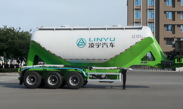 35方超輕立式粉罐半掛車的優(yōu)勢(shì)和特點(diǎn)是什么？